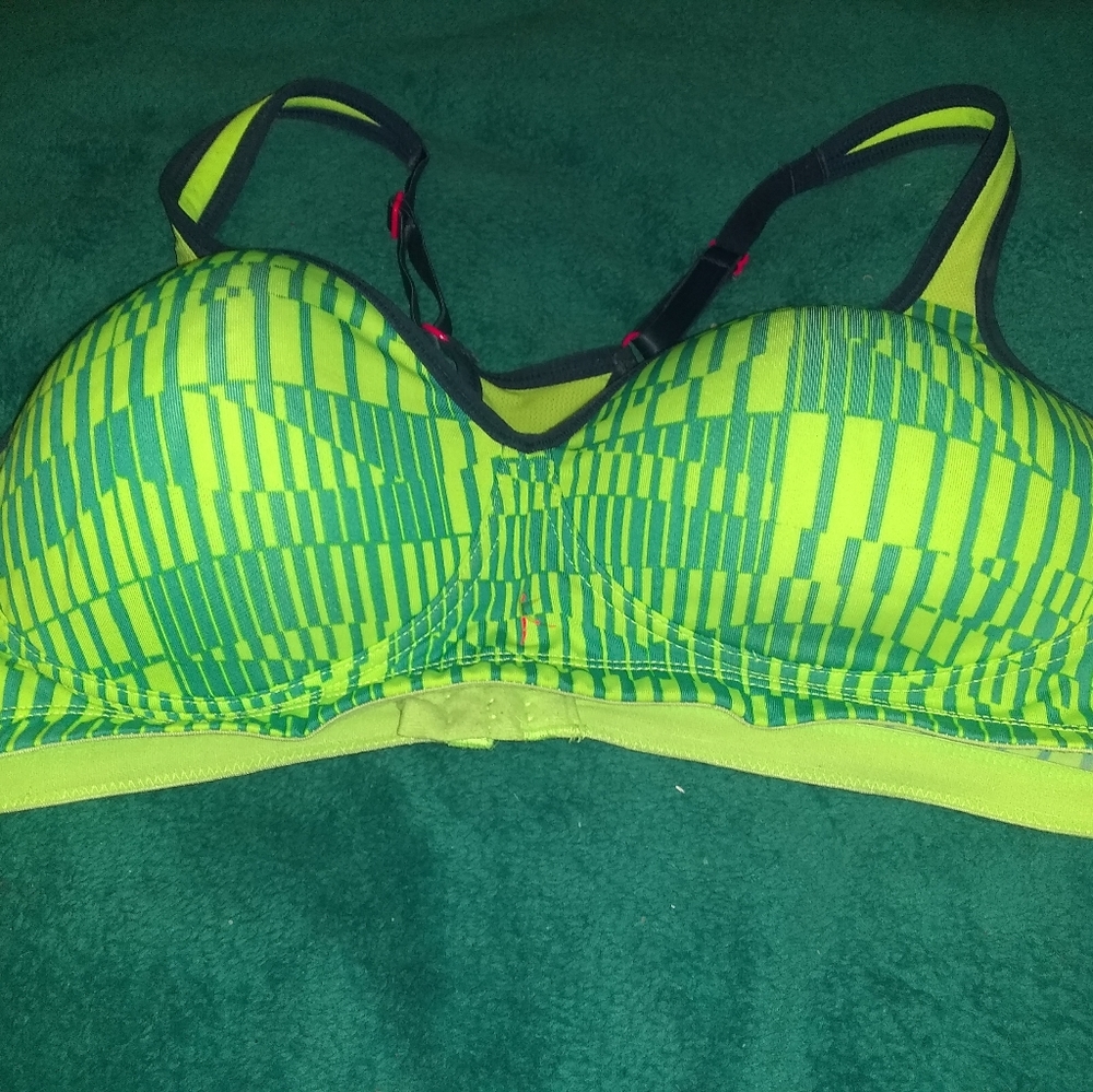 Danskin Bra 38C sporty type Lime Green